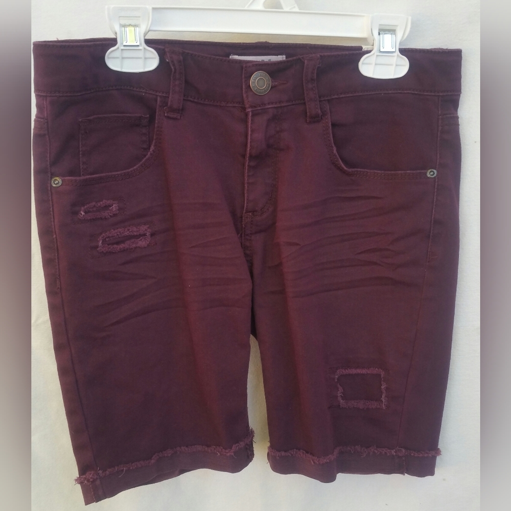 Mudd Girls Distressed Bermuda Stretchy Shorts Wine Girl's Size 14, 16